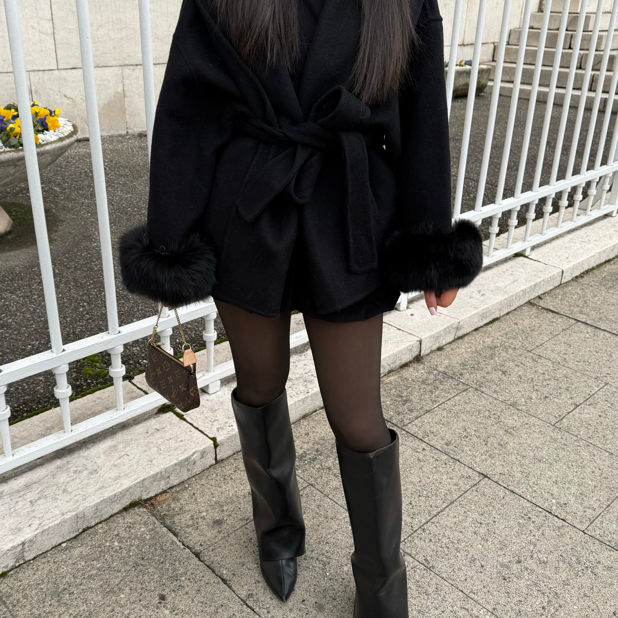 BLACK WOOL COAT WITH FUR
